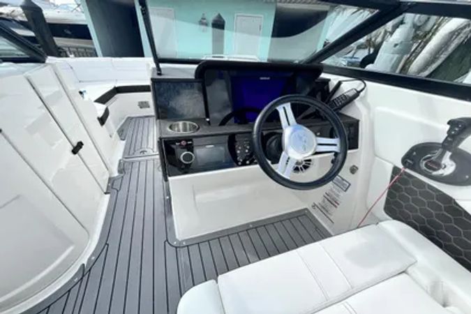 Sea Ray SDX 270 | Petit Cadeau