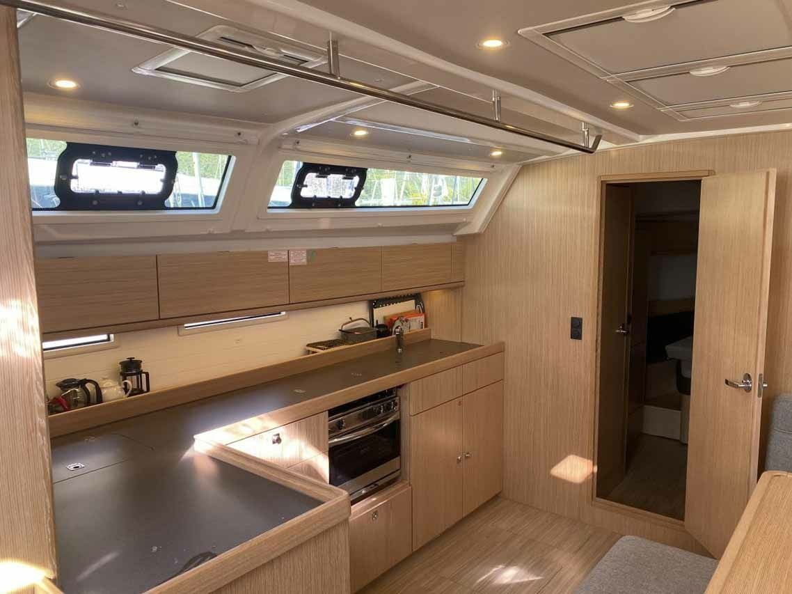 Bavaria Cruiser 46 | Before Sunrise