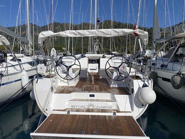 Bavaria Cruiser 46 | Before Sunrise