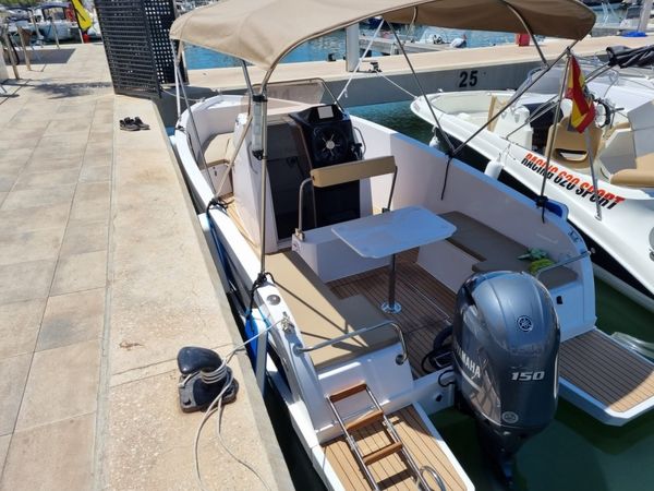 Nuva Yachts M6 | Matrix 21