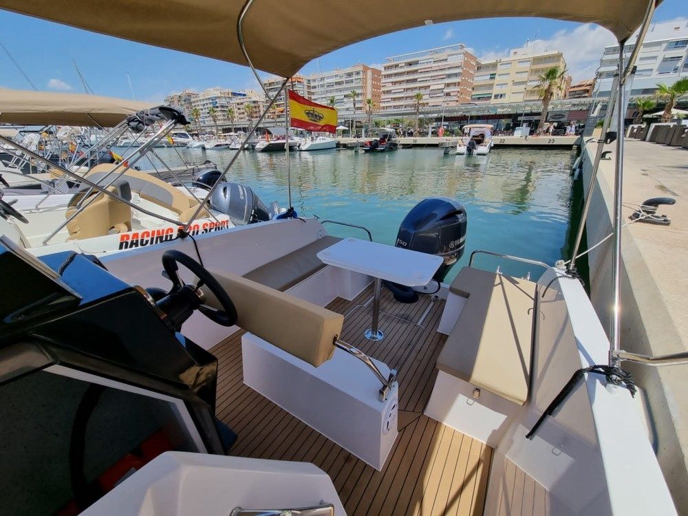 Nuva Yachts M6 | Matrix 21