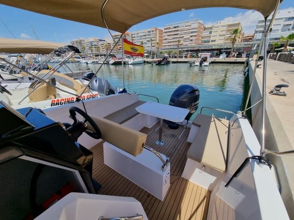 Nuva Yachts M6 | Matrix 21