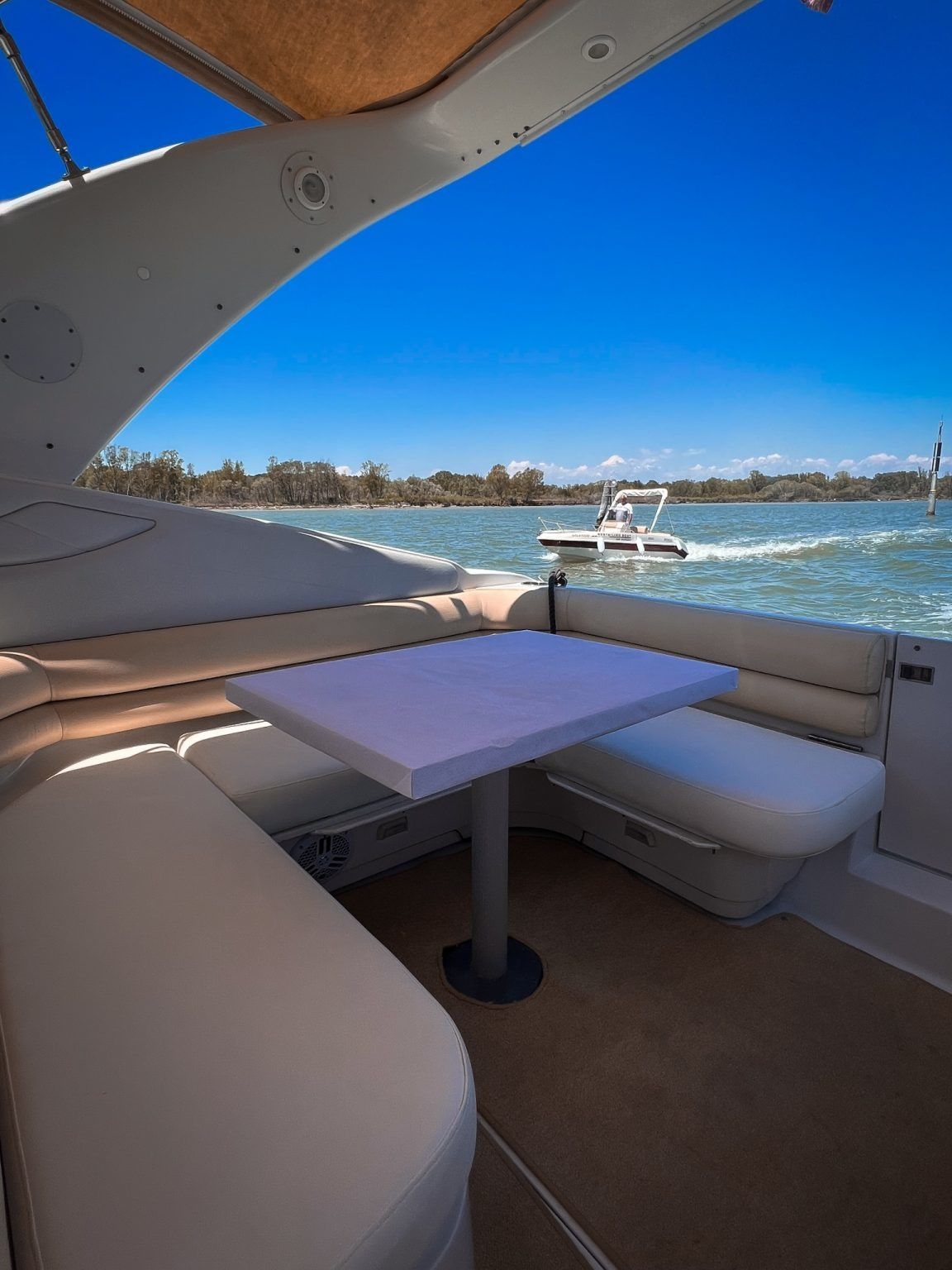 Regal Commodore 3560 | Regal Ventura