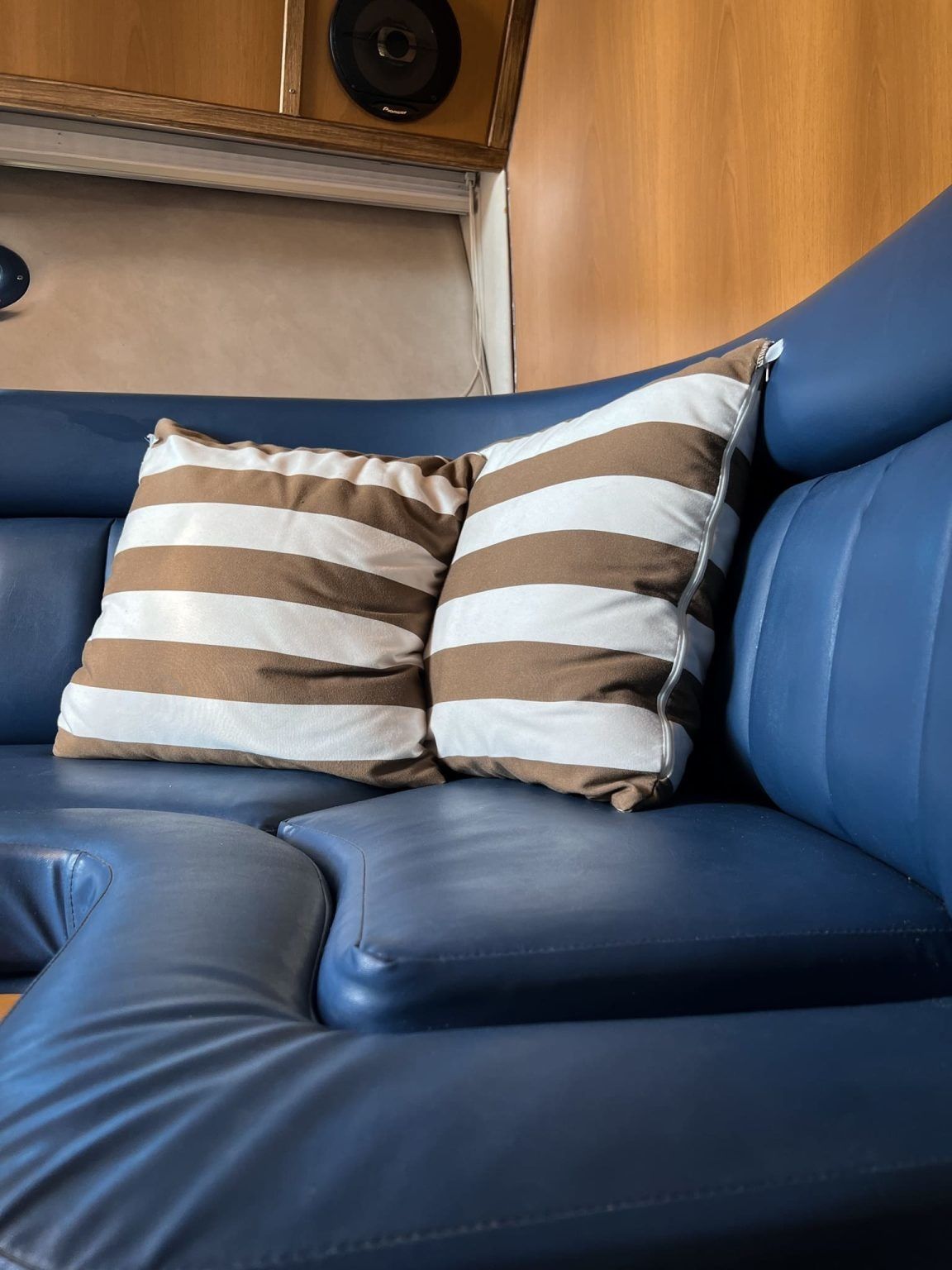 Regal Commodore 3560 | Regal Ventura