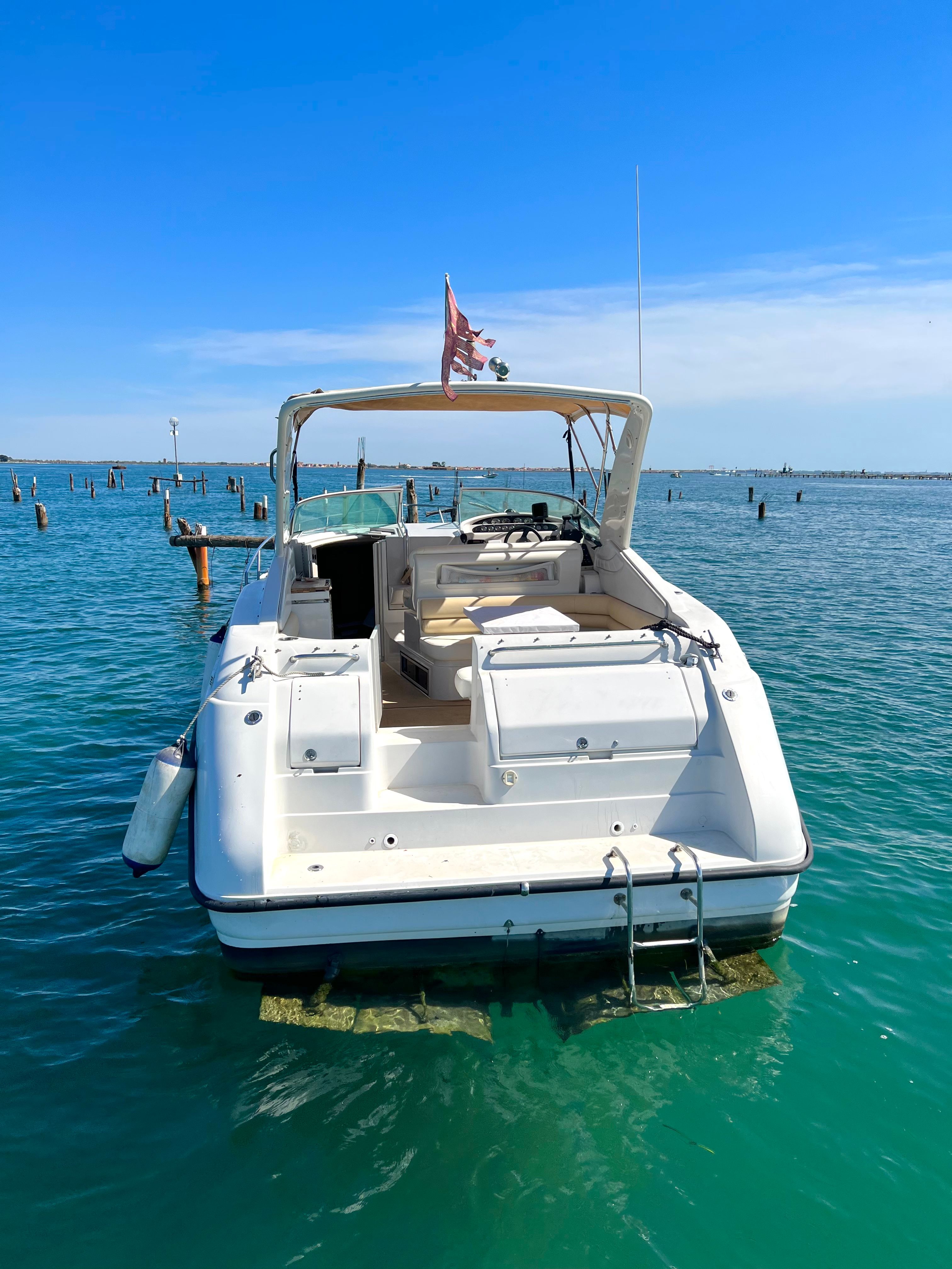 Regal Commodore 3560 | Regal Ventura