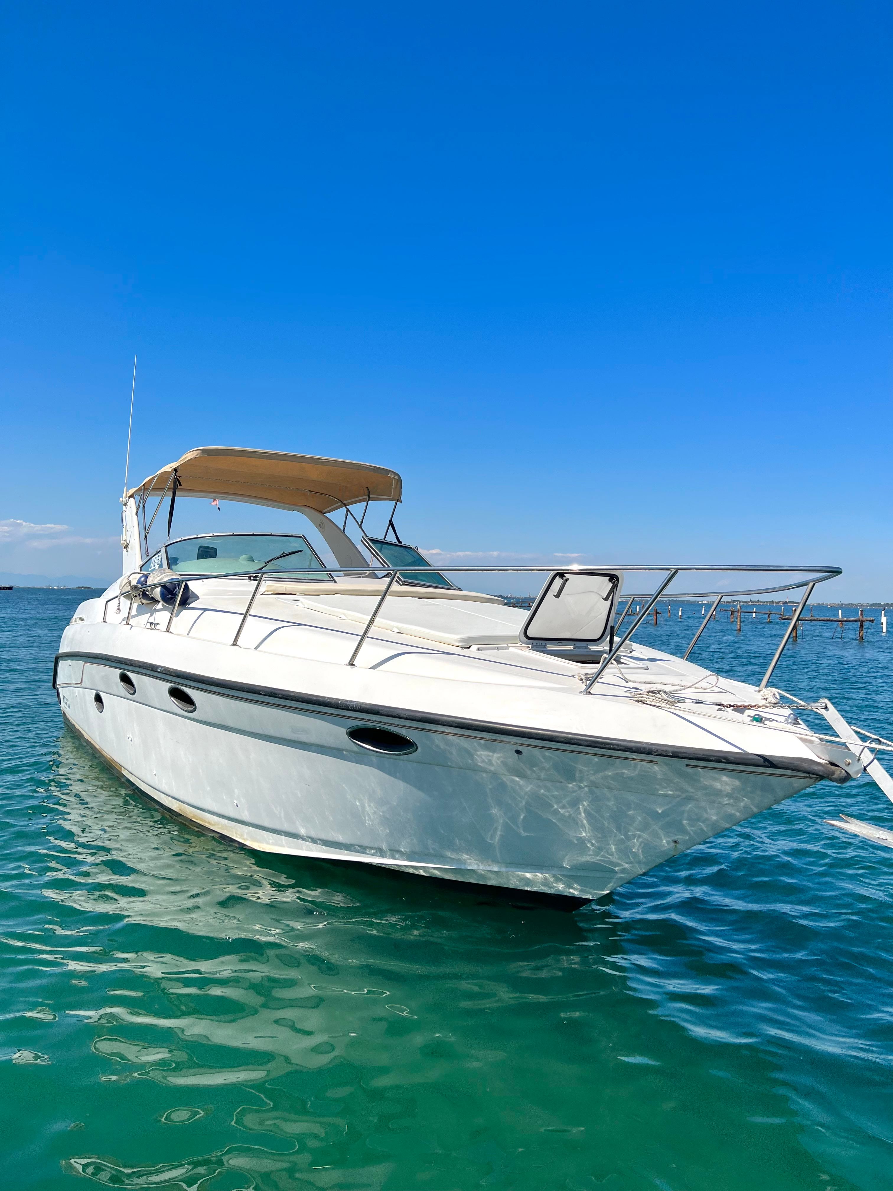 Regal Commodore 3560 | Regal Ventura