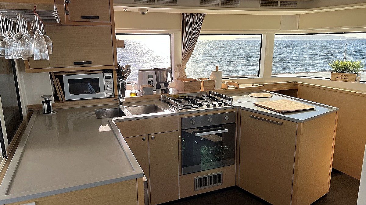 Lagoon 52 F | Goa 10