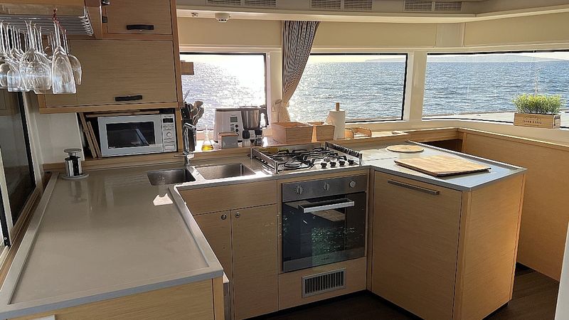 Lagoon 52 F | Goa 10