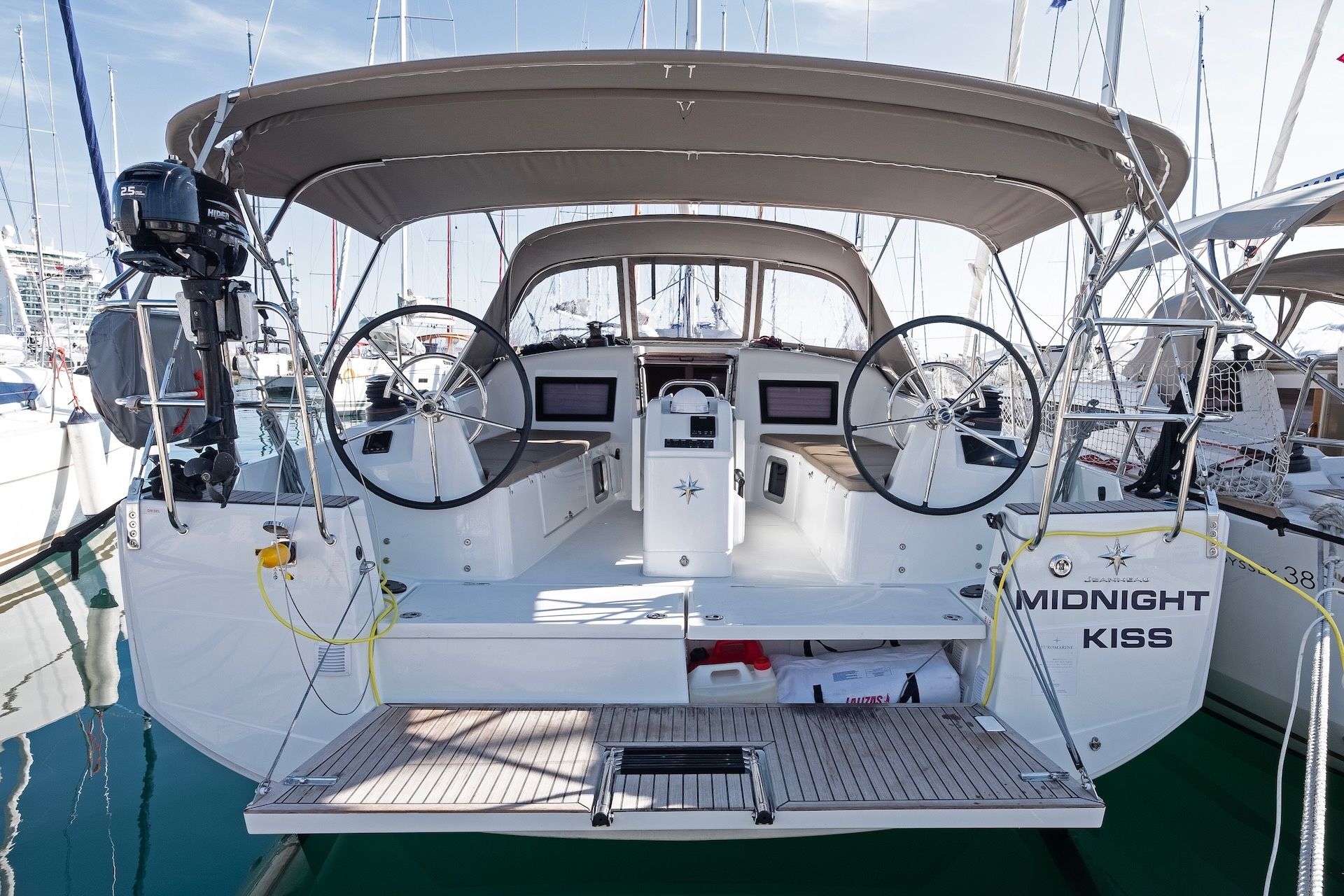 Jeanneau Sun Odyssey 410 | Midnight Kiss