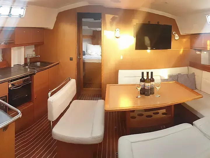Bavaria Cruiser 45 | Laura