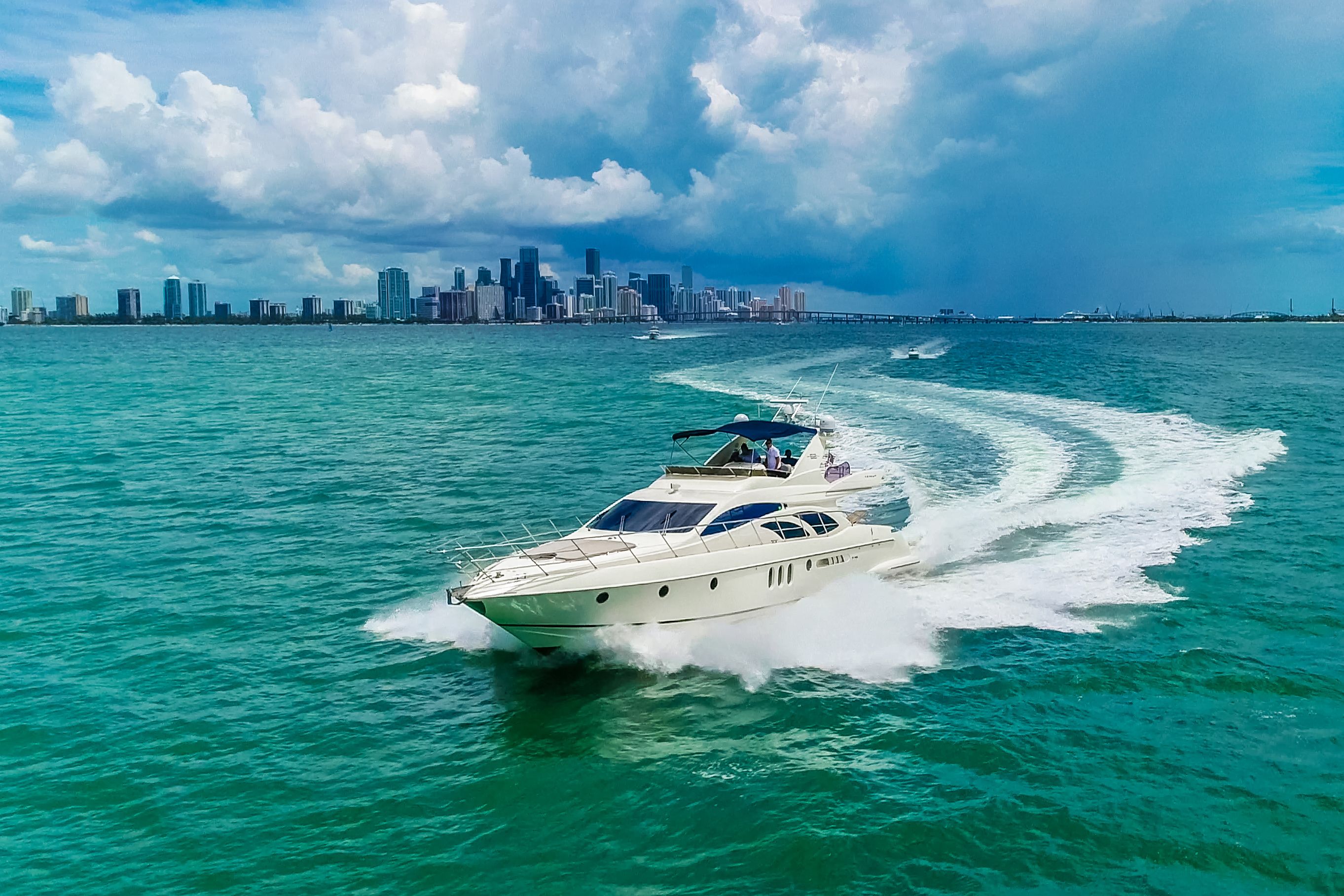 Azimut 62 Fly | Alana Rose