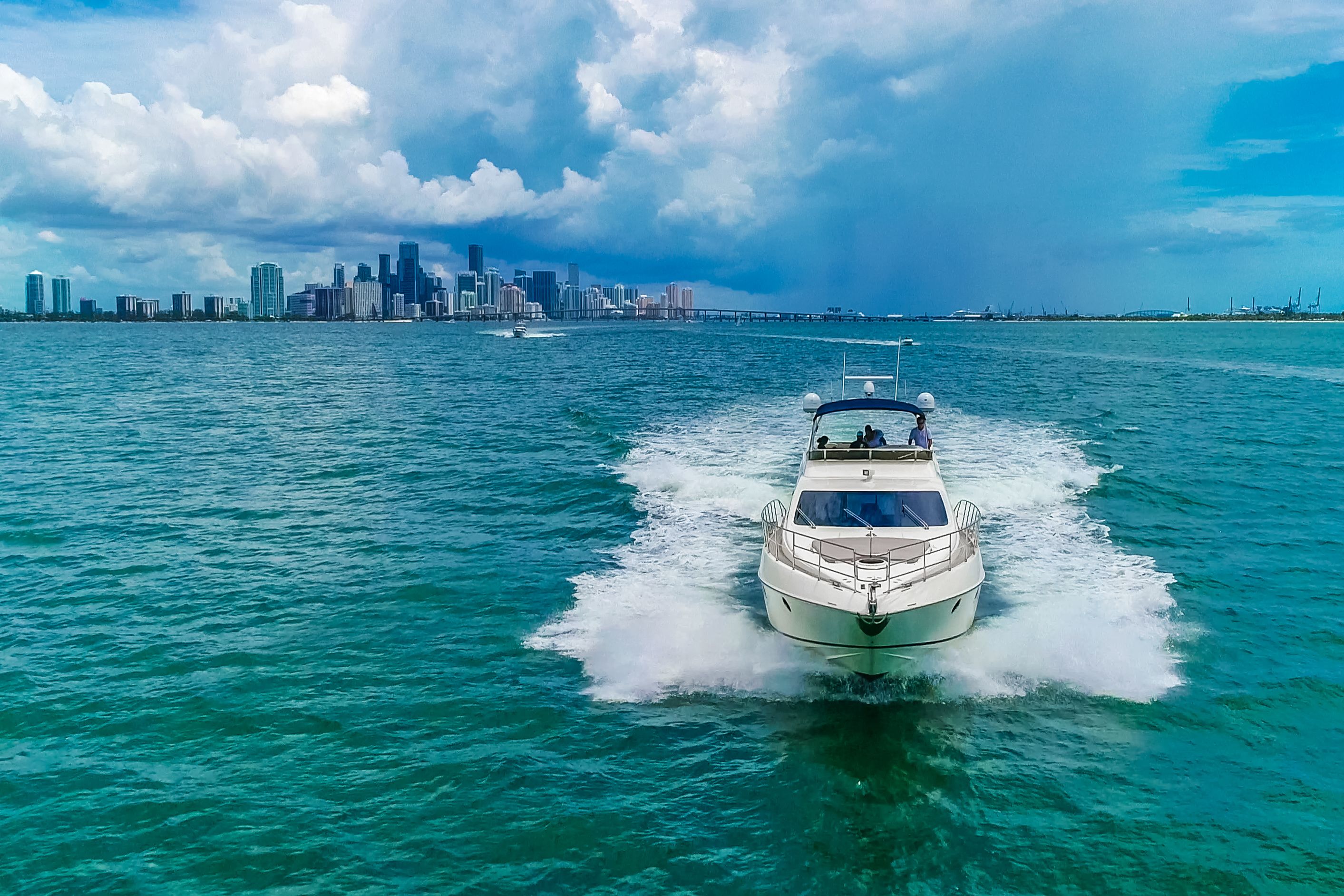 Azimut 62 Fly | Alana Rose