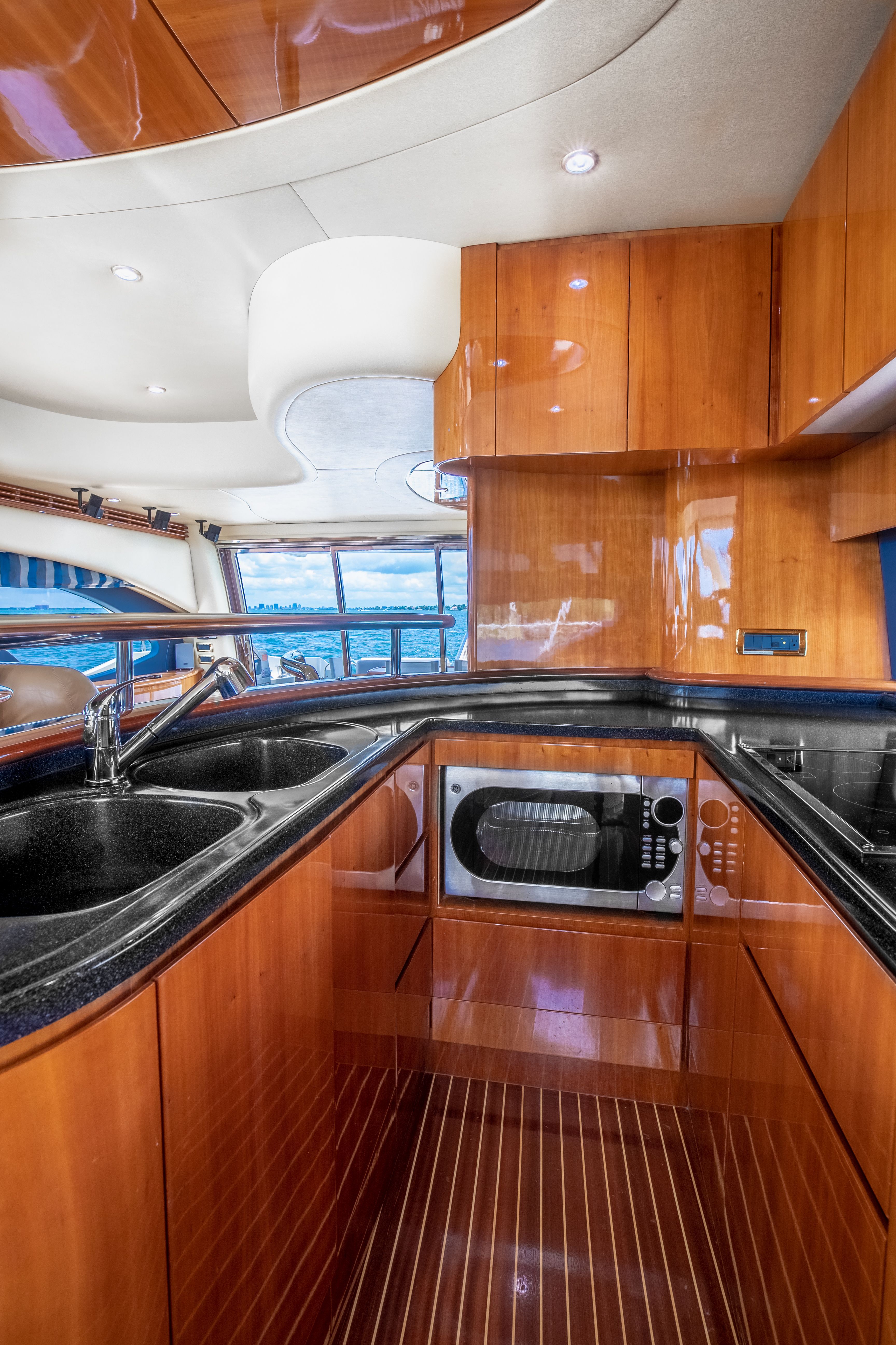 Azimut 62 Fly | Alana Rose