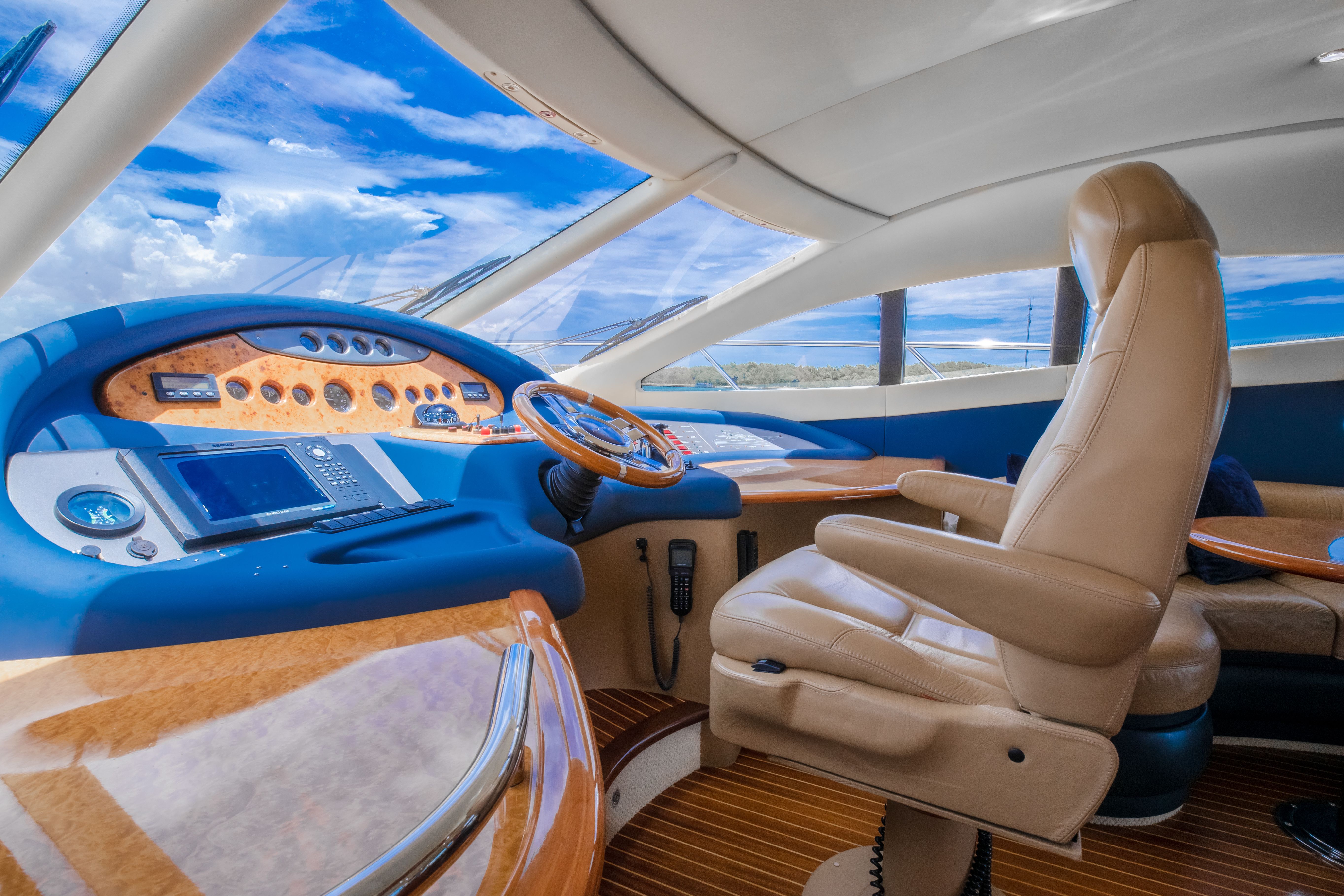 Azimut 62 Fly | Alana Rose