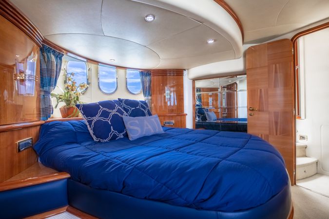 Azimut 62 Fly | Alana Rose