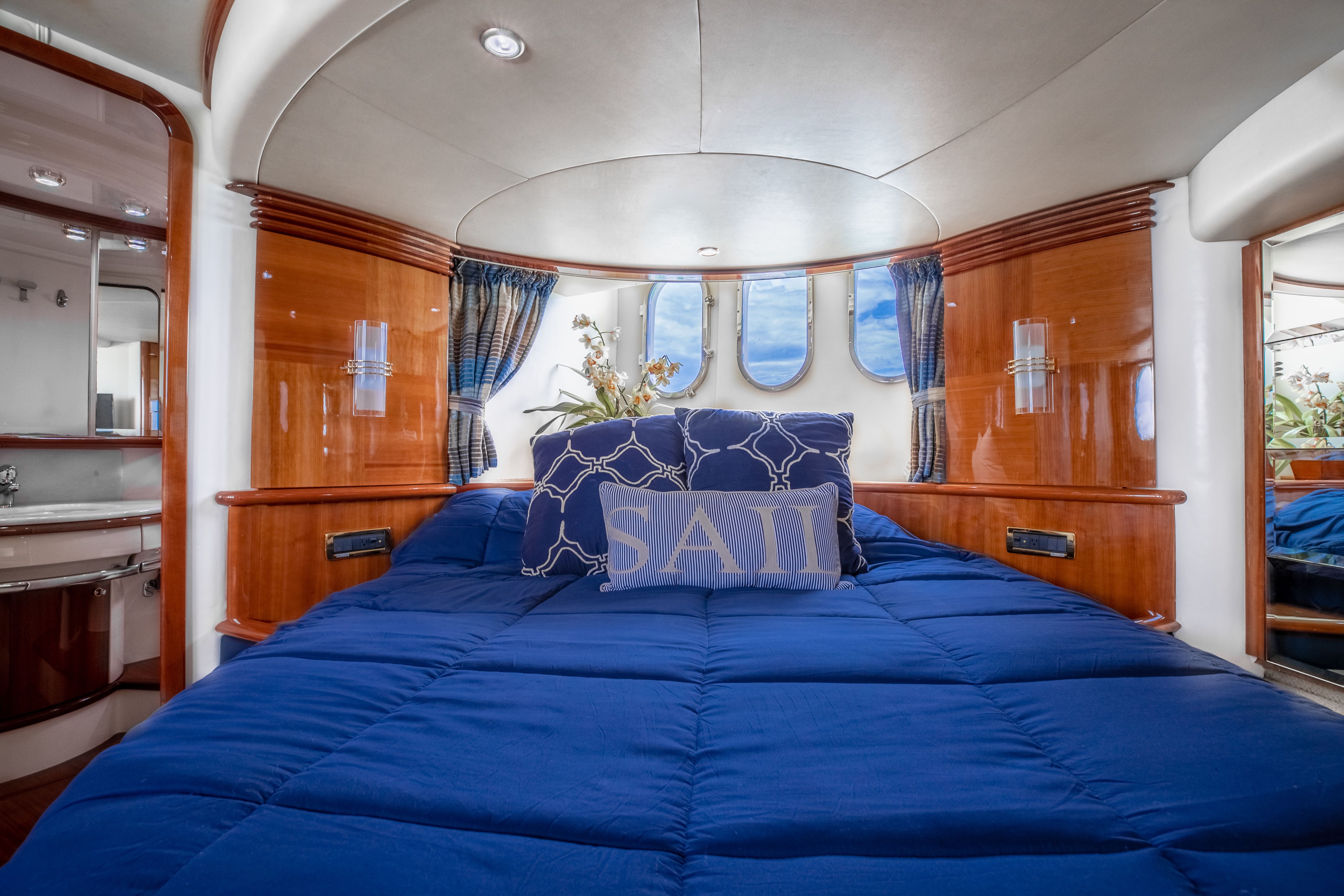 Azimut 62 Fly | Alana Rose