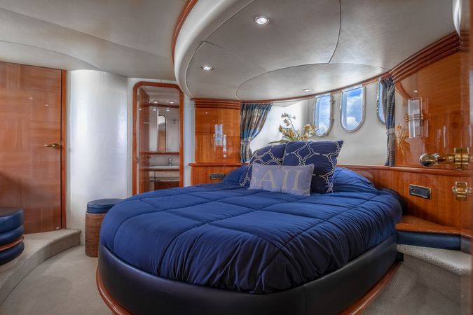 Azimut 62 Fly | Alana Rose