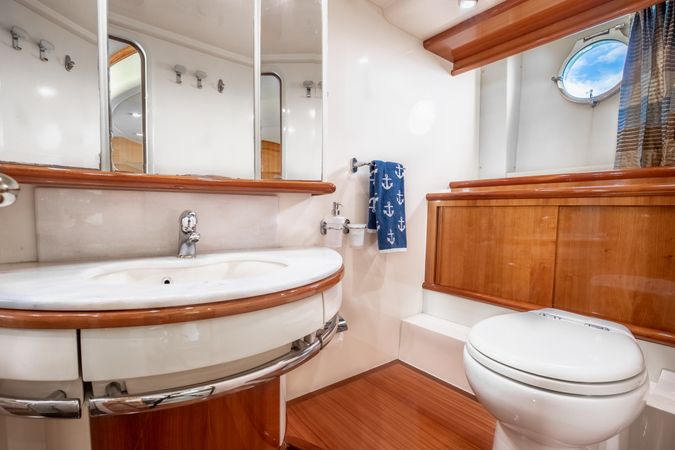 Azimut 62 Fly | Alana Rose
