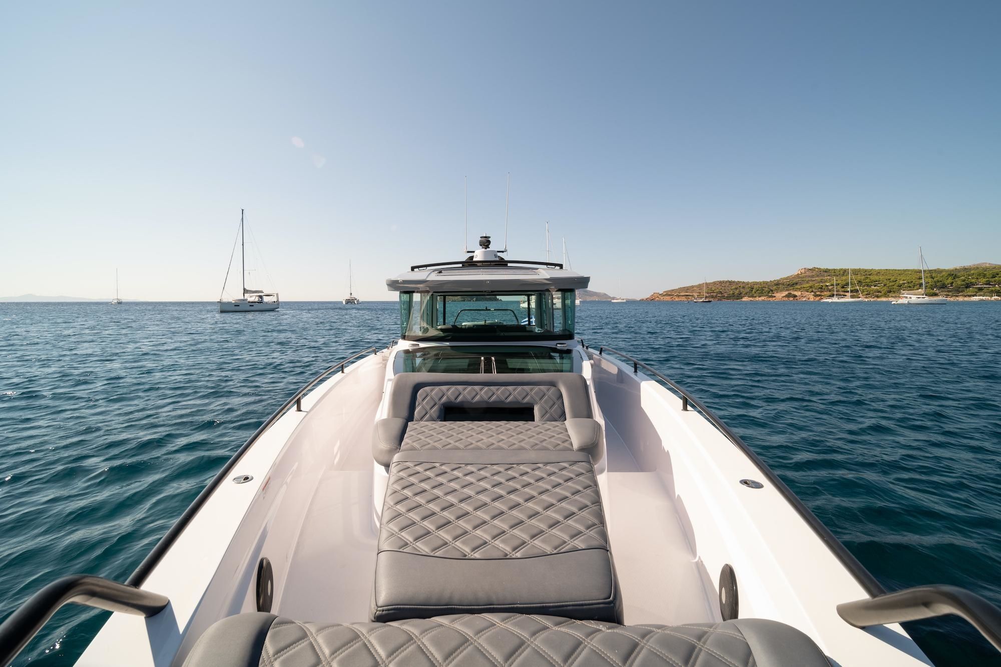 Axopar 37 | Nomad Vice