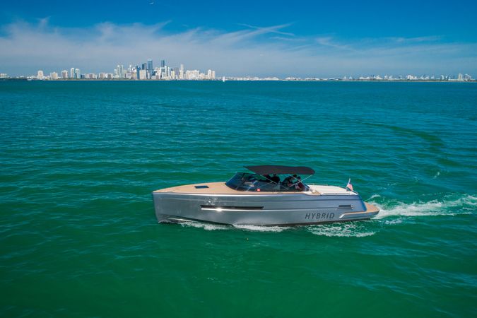 Canard Yachts 36 | E-motion
