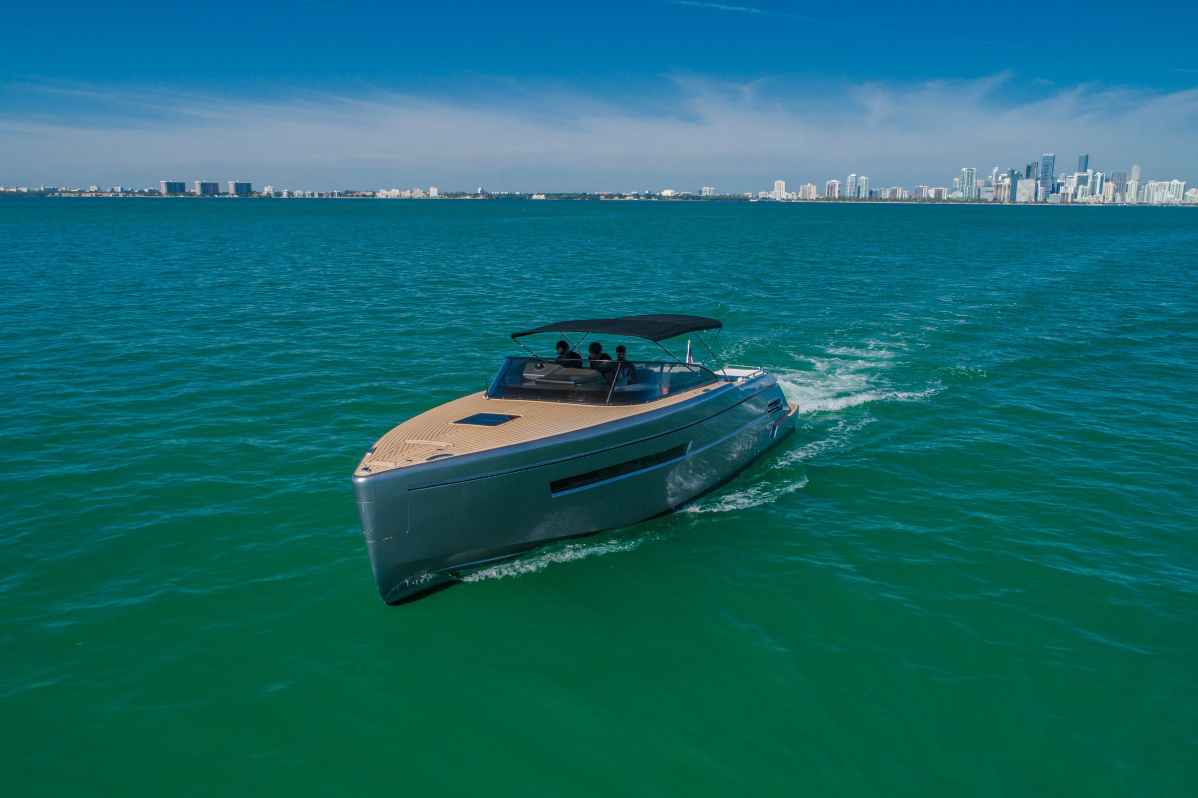 Canard Yachts 36 | E-motion