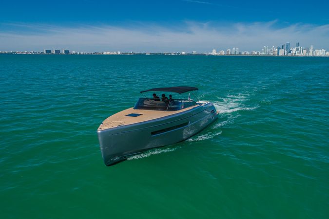 Canard Yachts 36 | E-motion