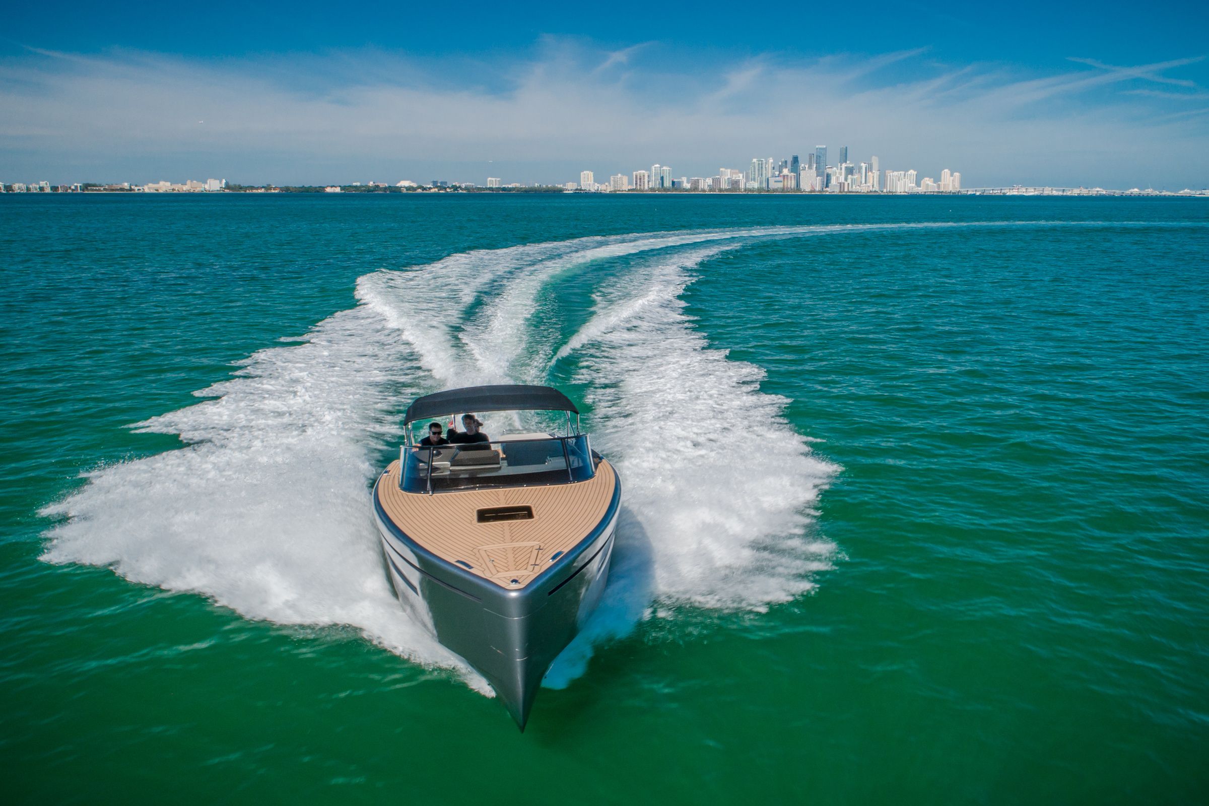 Canard Yachts 36 | E-motion