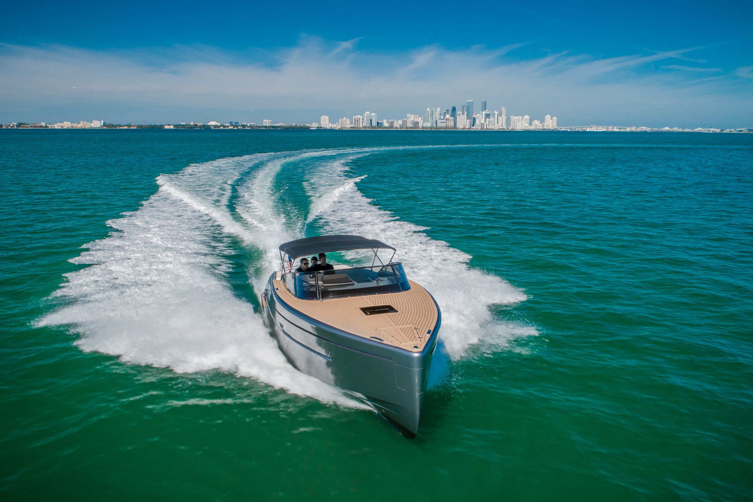 Canard Yachts 36 | E-motion