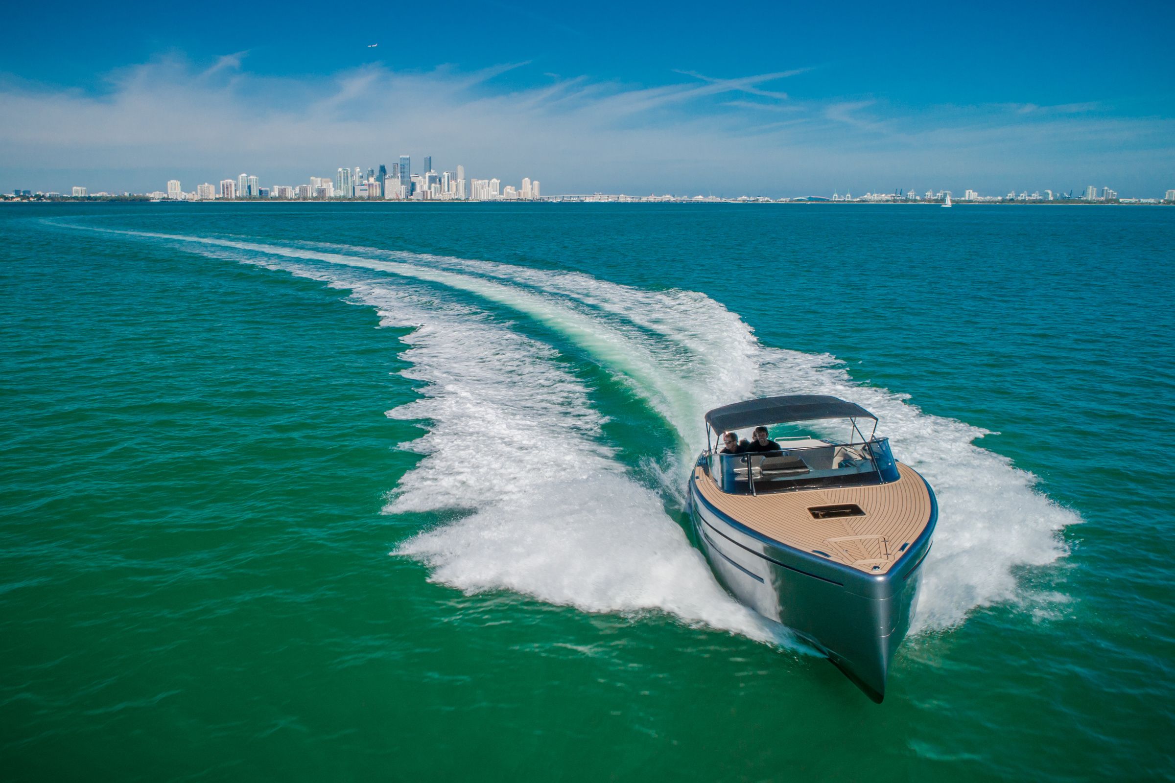 Canard Yachts 36 | E-motion