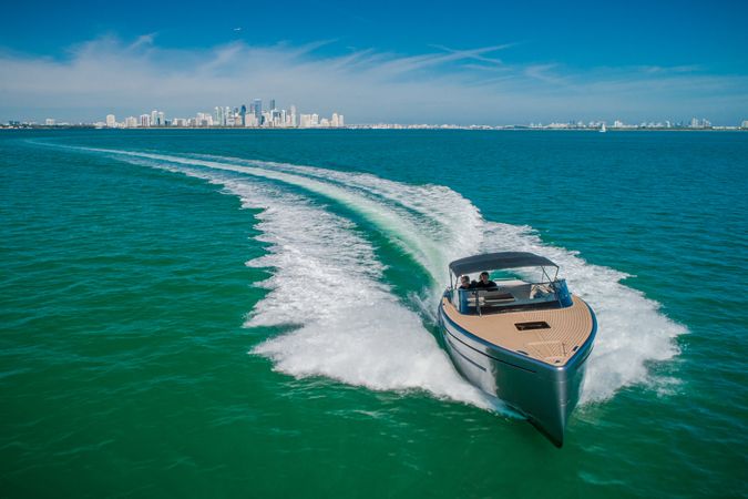 Canard Yachts 36 | E-motion