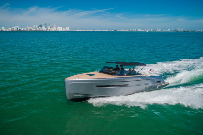 Canard Yachts 36 | E-motion