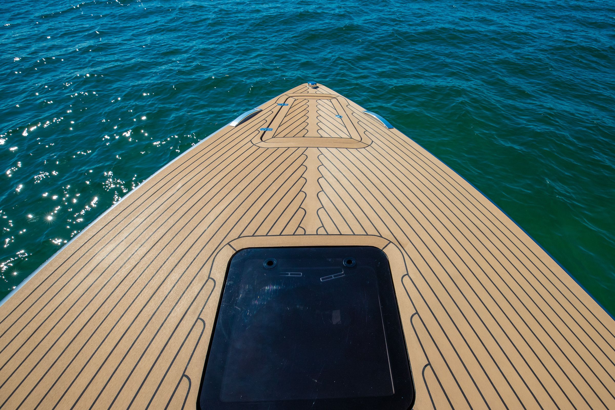 Canard Yachts 36 | E-motion