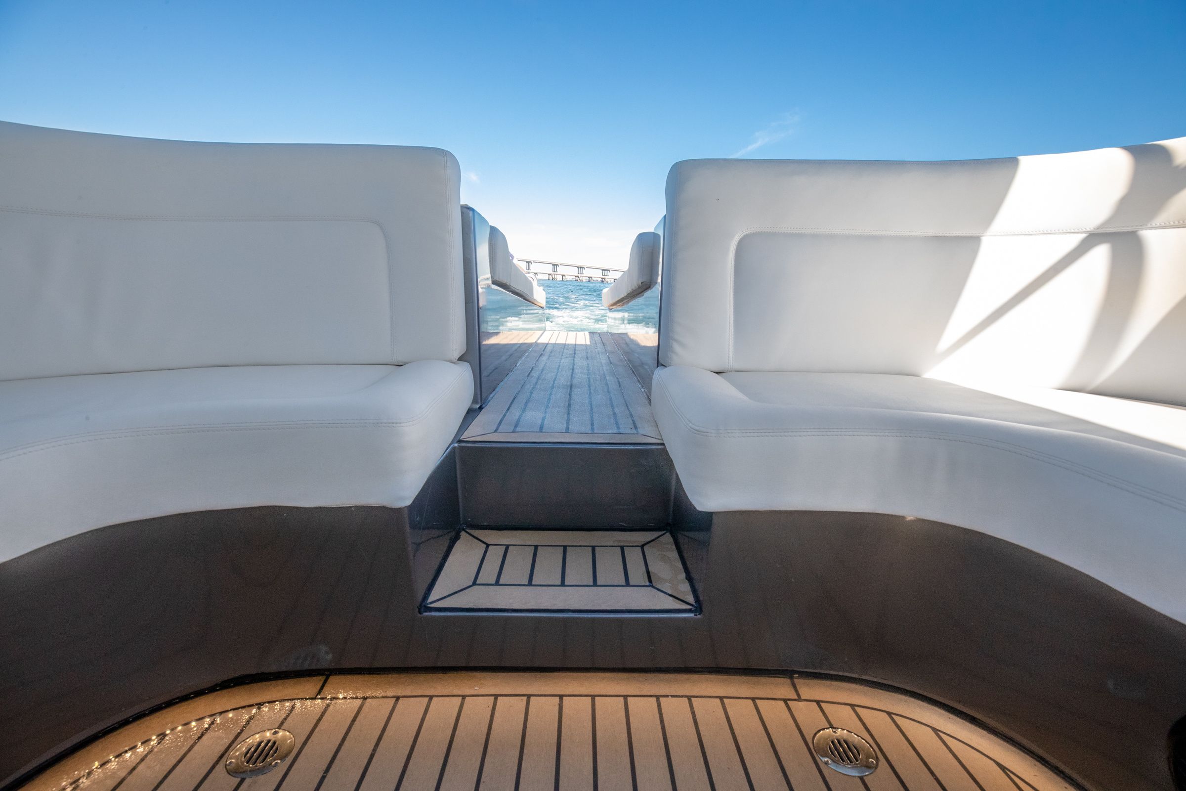 Canard Yachts 36 | E-motion