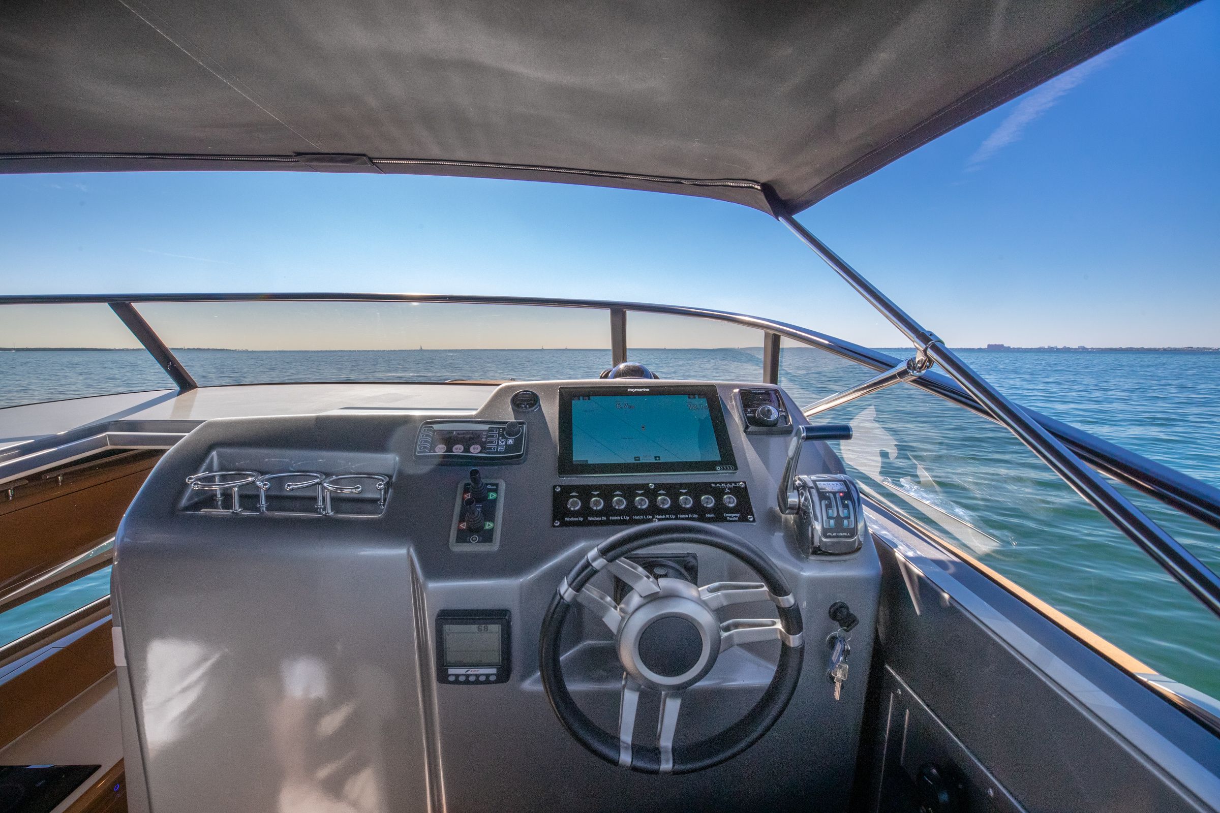 Canard Yachts 36 | E-motion