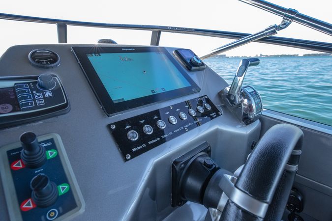Canard Yachts 36 | E-motion