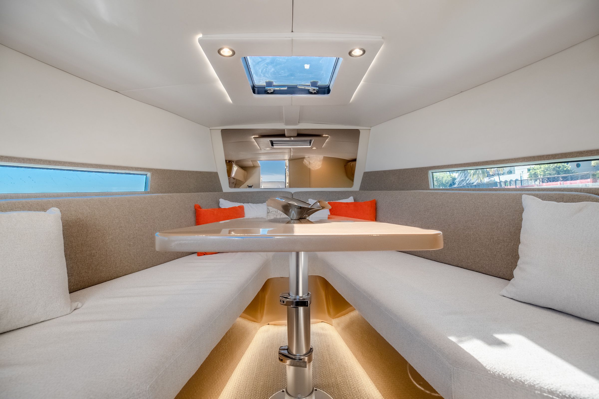 Canard Yachts 36 | E-motion