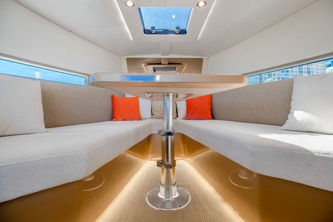 Canard Yachts 36 | E-motion