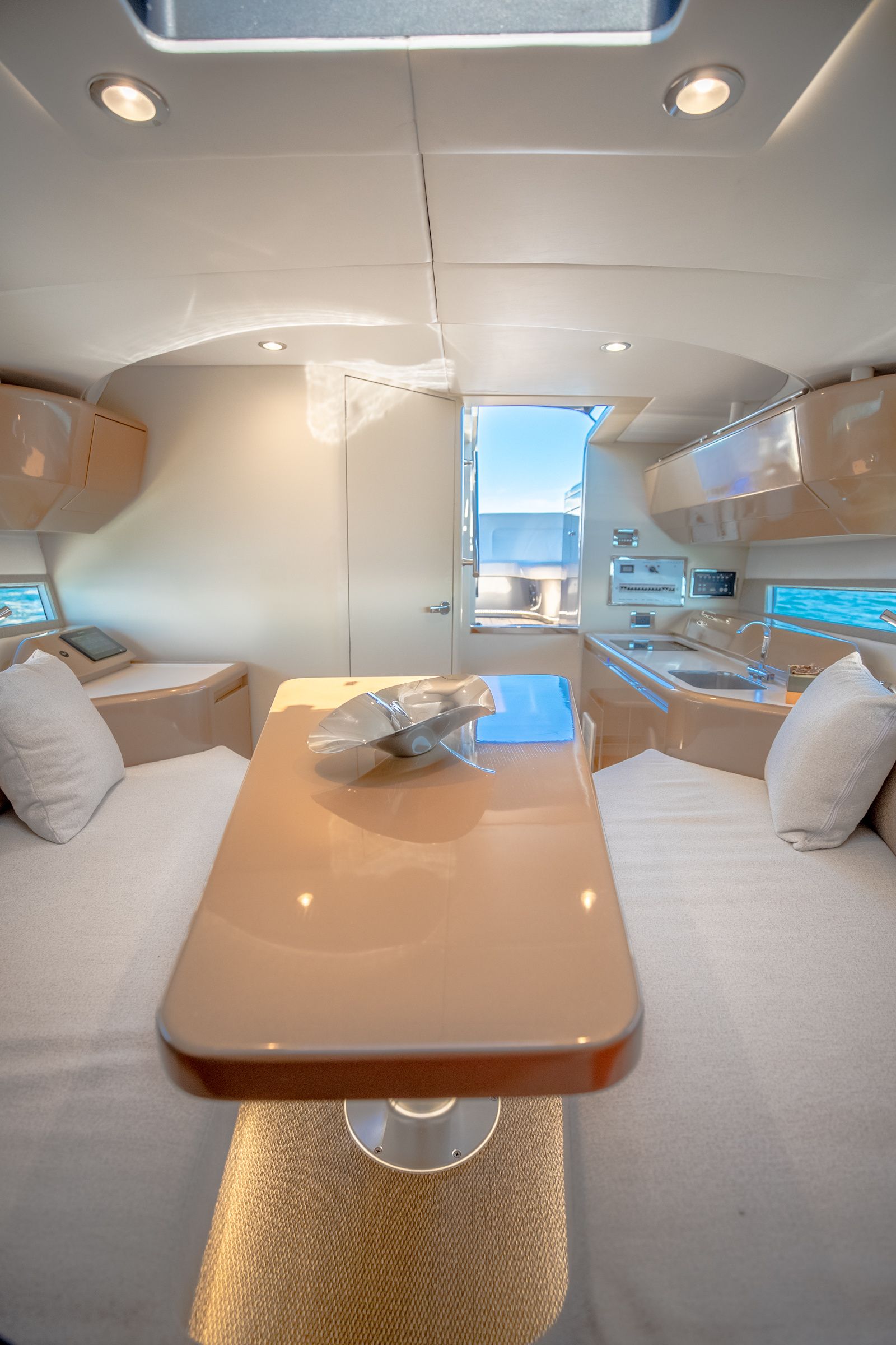 Canard Yachts 36 | E-motion
