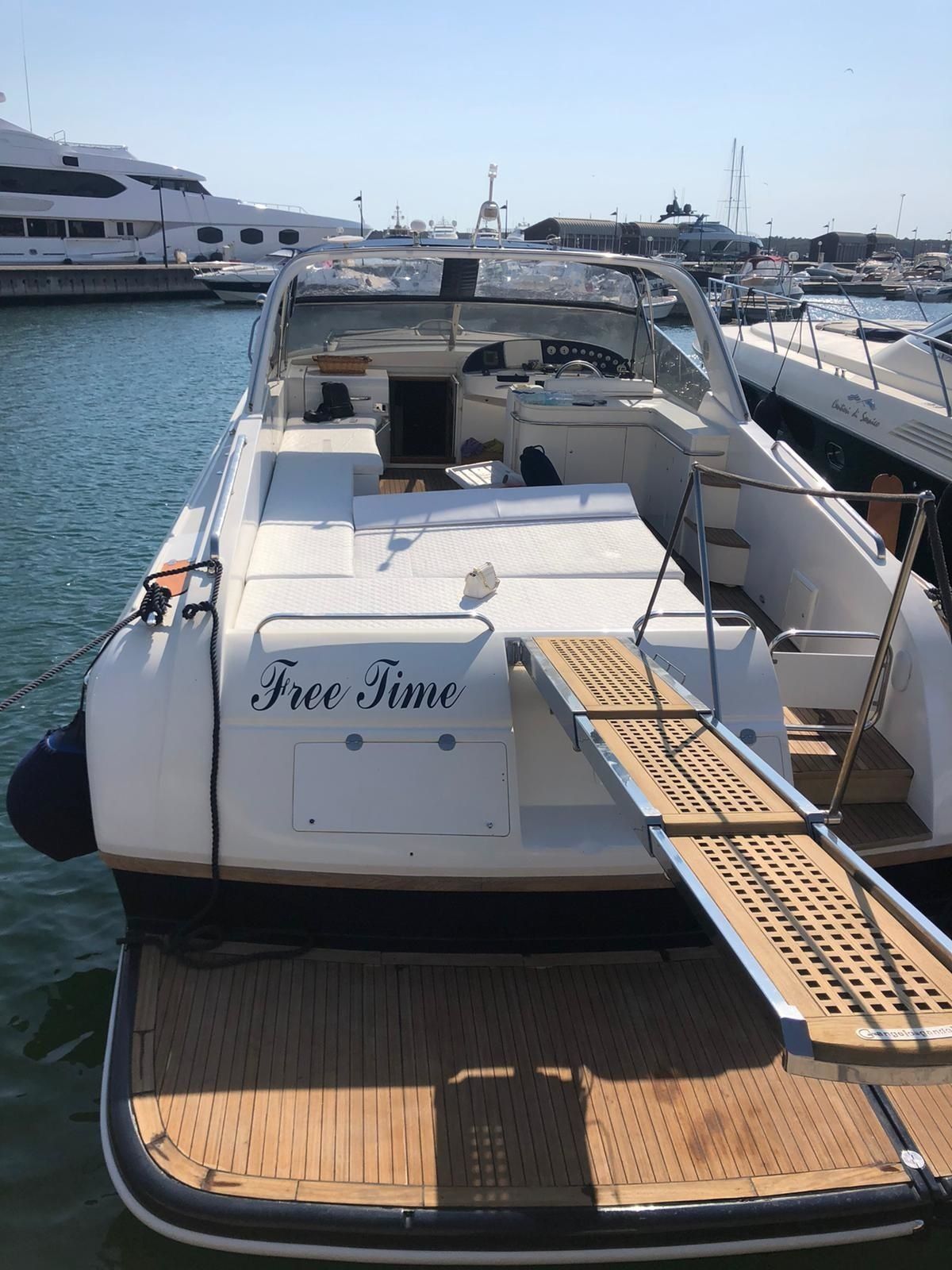 Airon Marine 47 | Free time