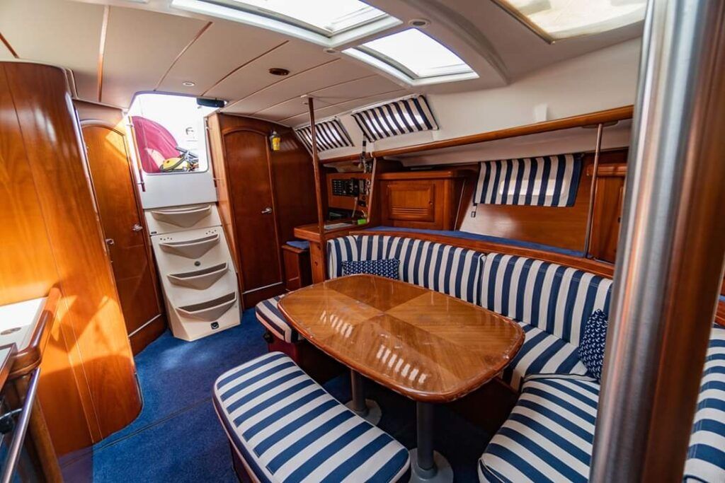 Beneteau Oceanis Clipper 393 | Okeanis