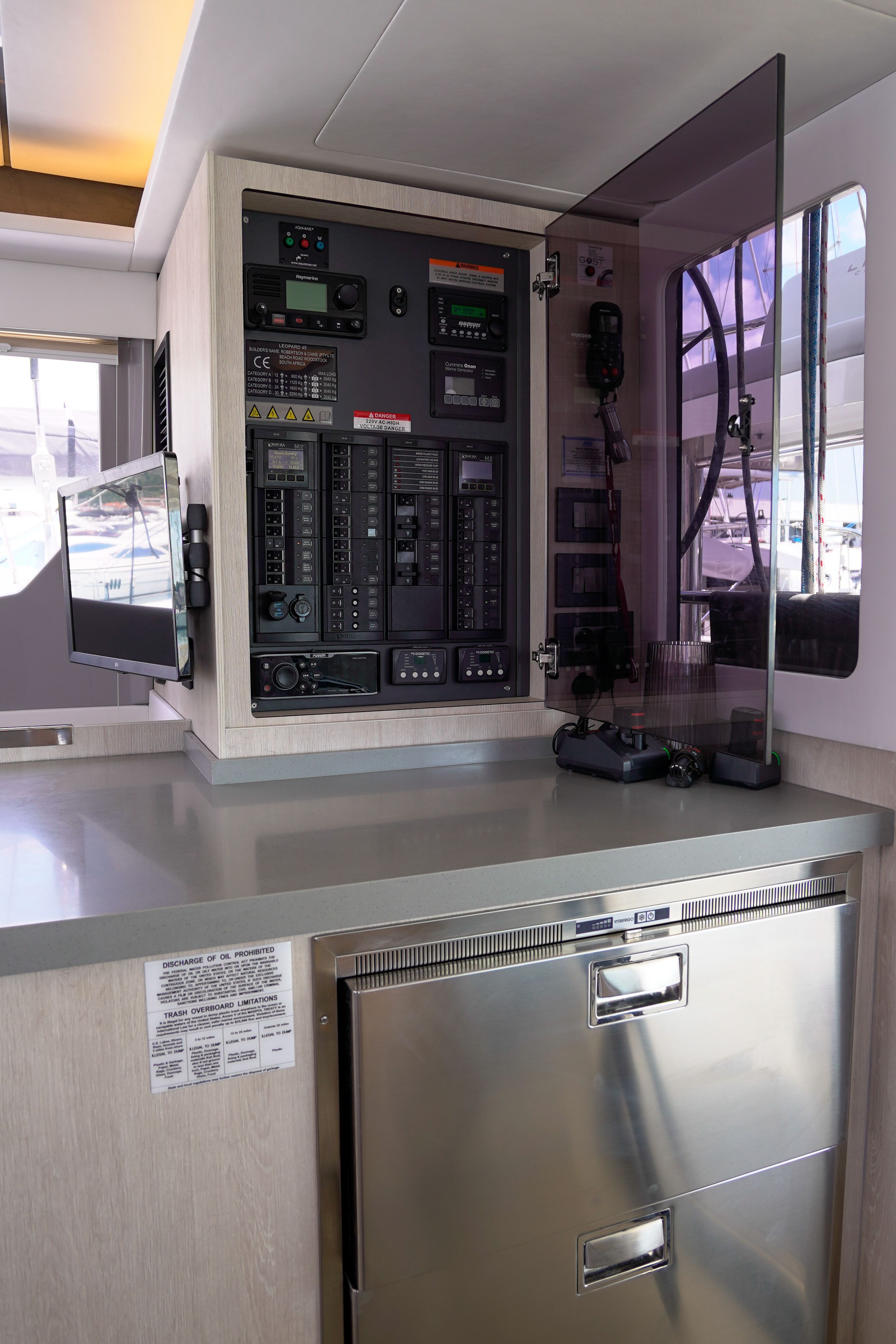 Leopard 45 | Manaphy