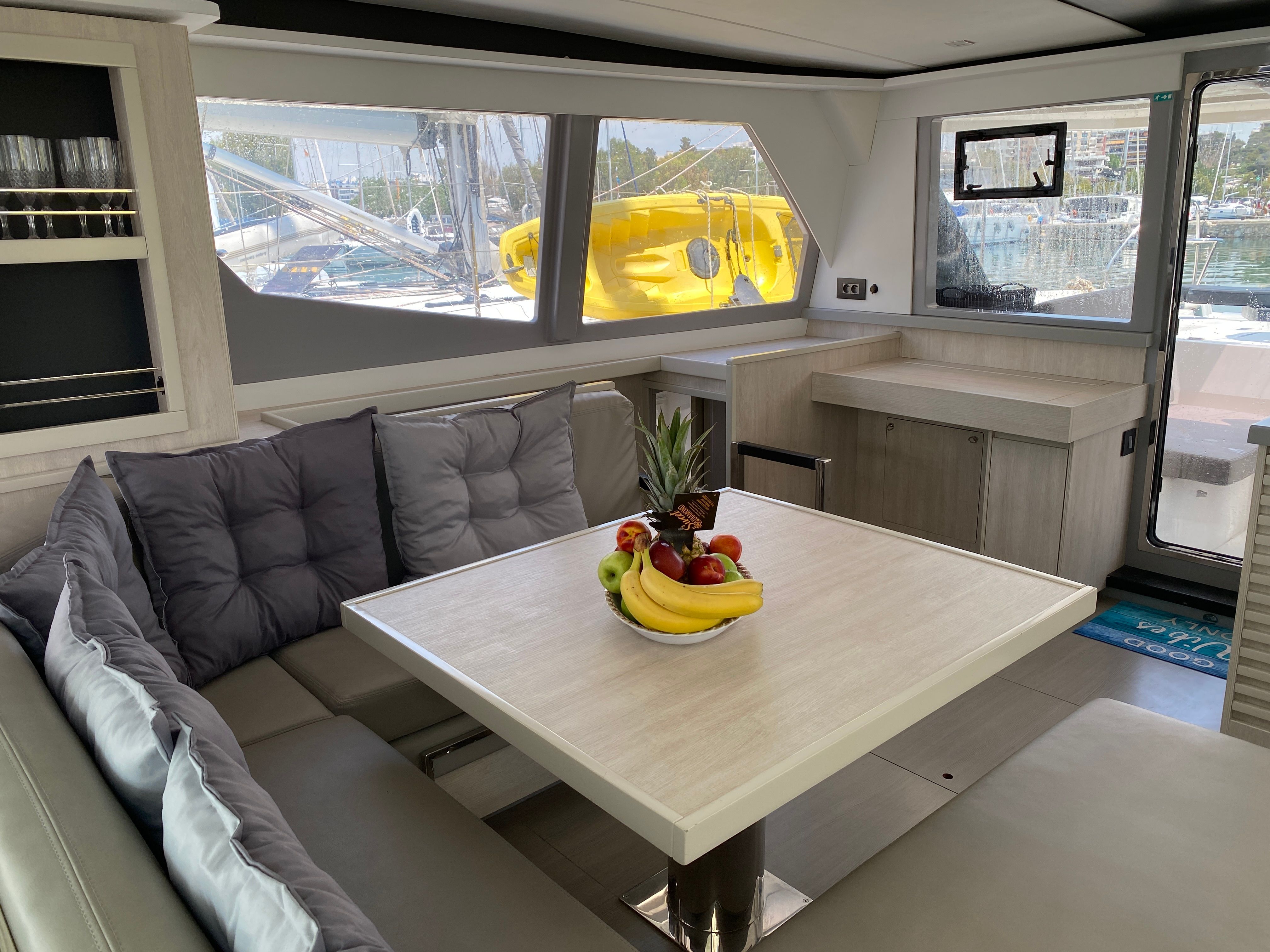 Leopard 45 | Marina