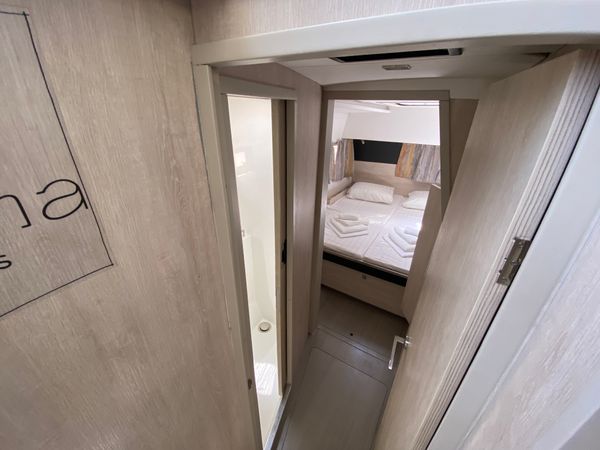 Leopard 45 | Marina