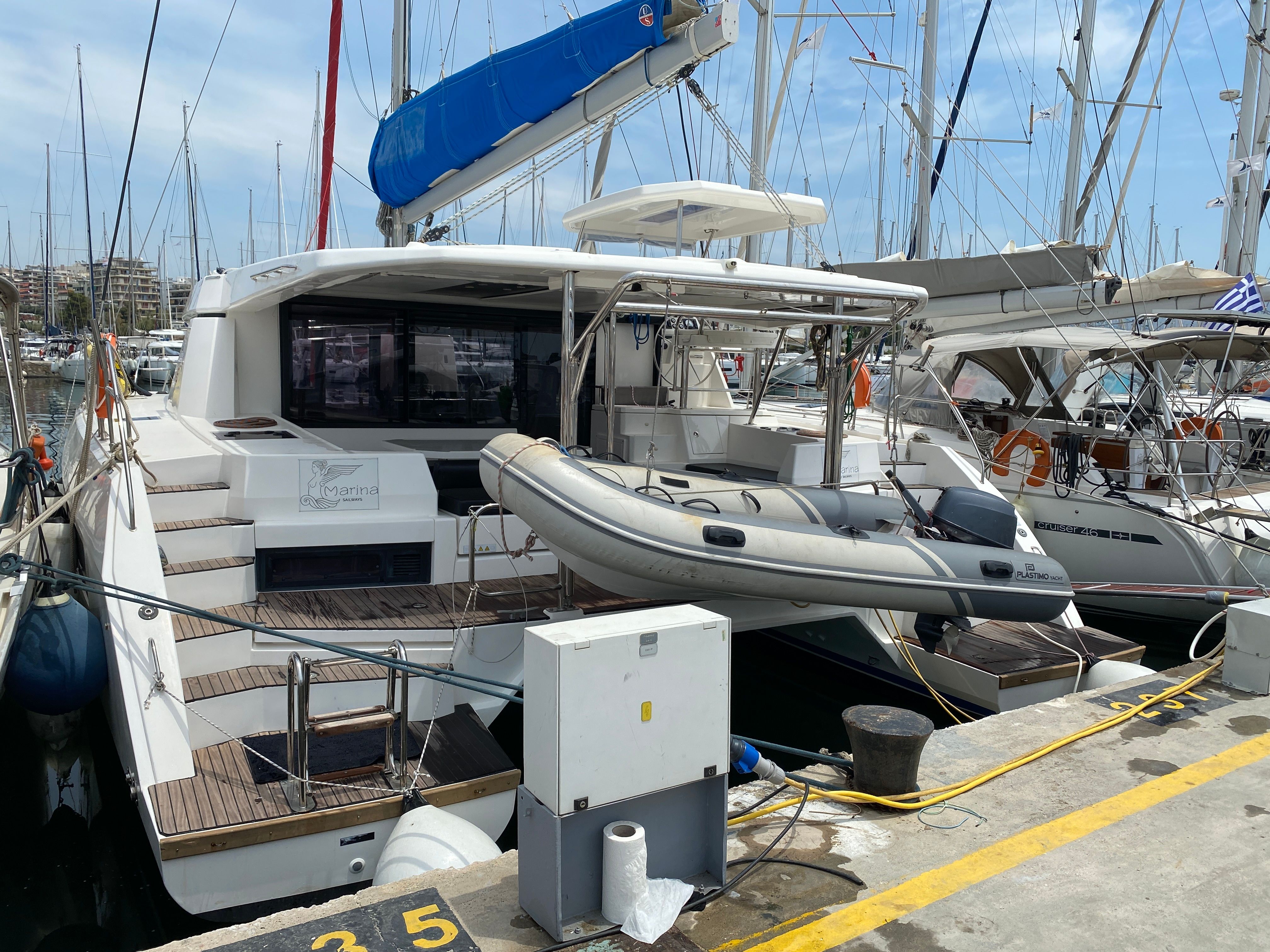 Leopard 45 | Marina
