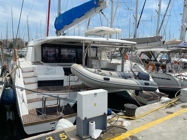 Leopard 45 | Marina