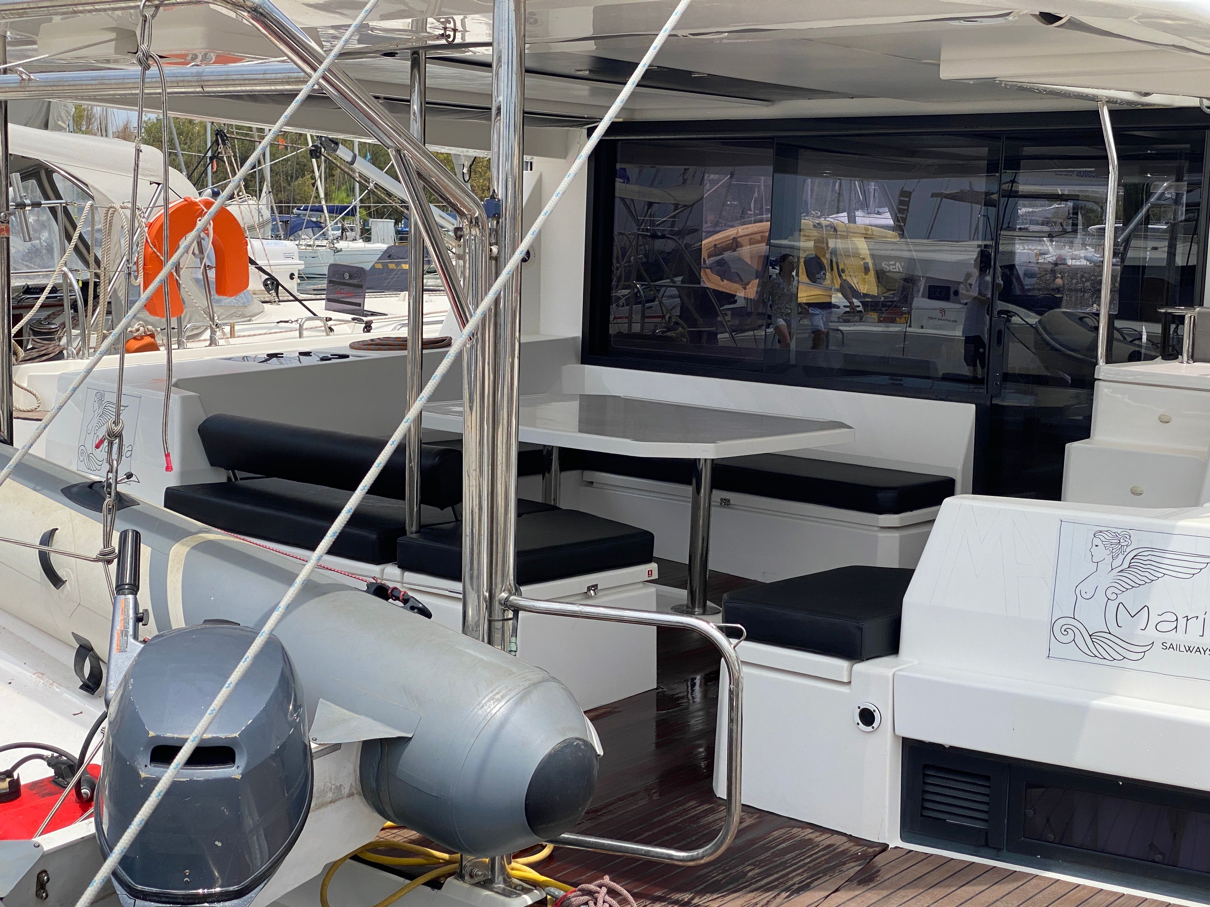 Leopard 45 | Marina