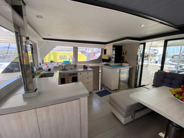 Leopard 45 | Marina