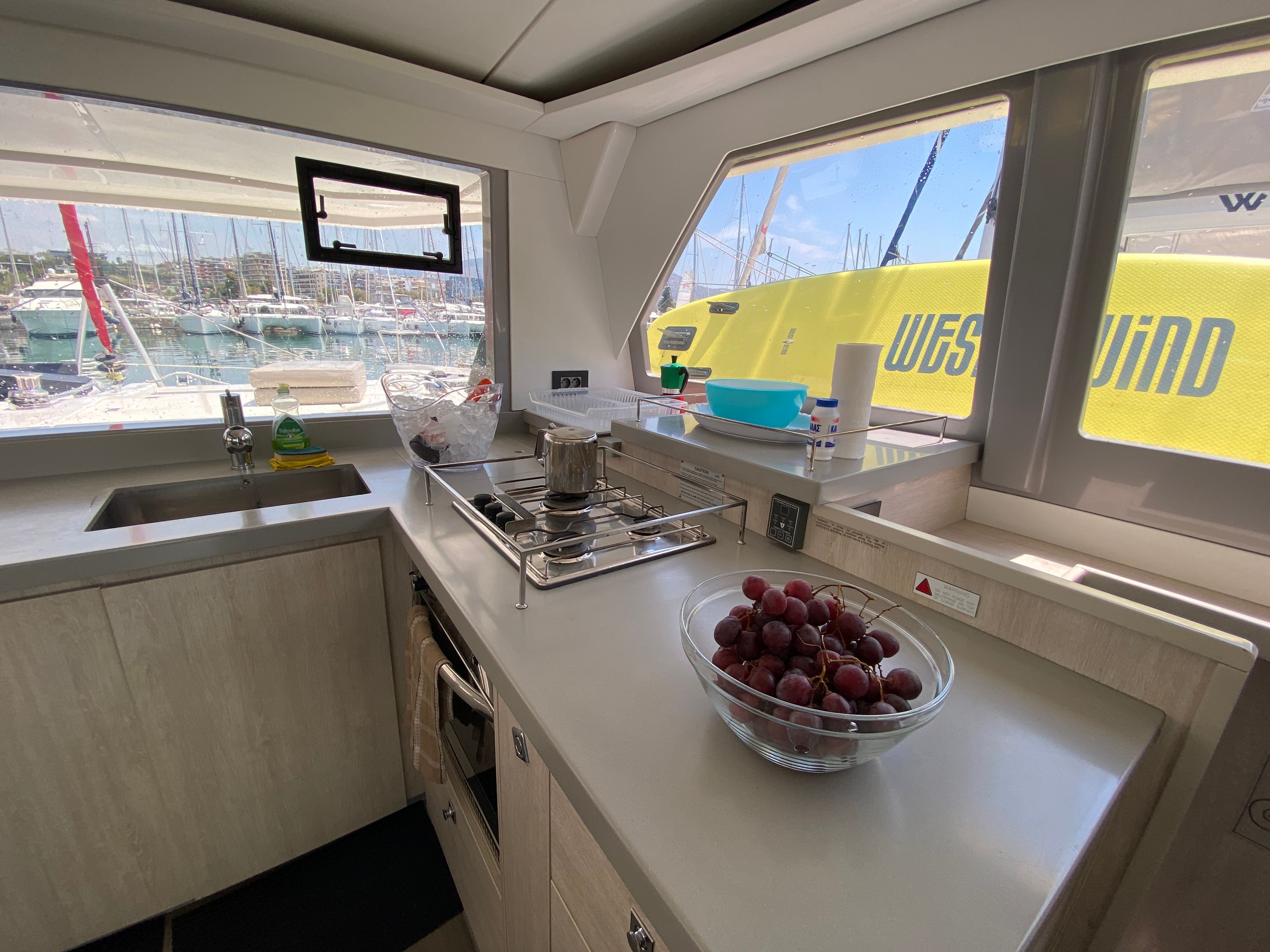 Leopard 45 | Marina