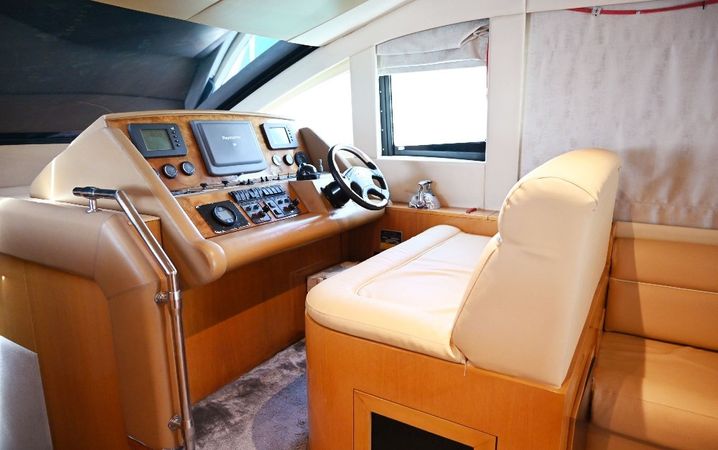 Gulf Craft Majesty 56 | Royal Majesty