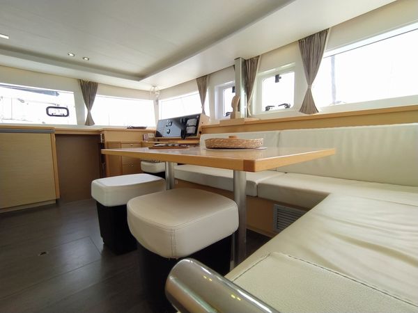 Lagoon 450 F | Azraq